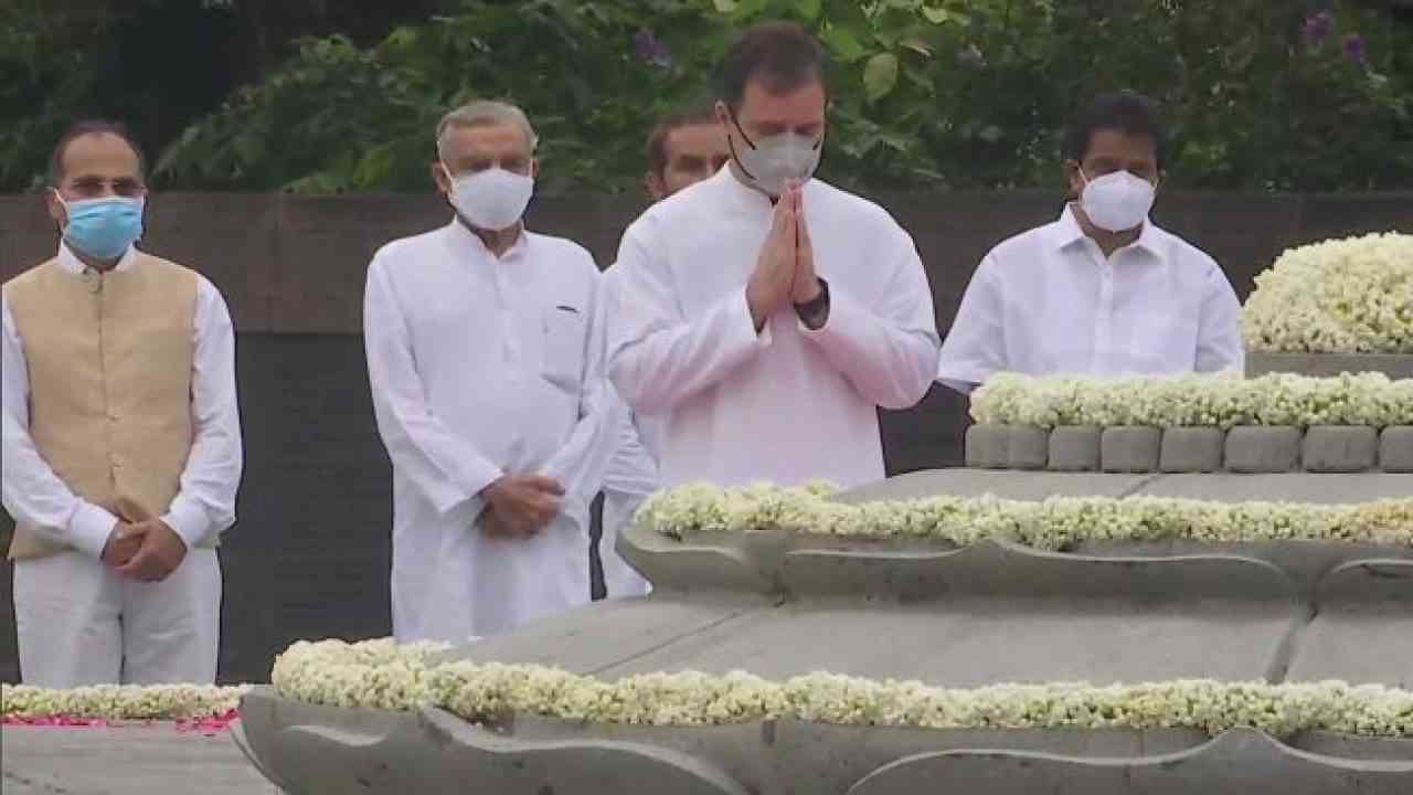 Rahul pays tributes to his father Rajiv Gandhi on birth anniversary