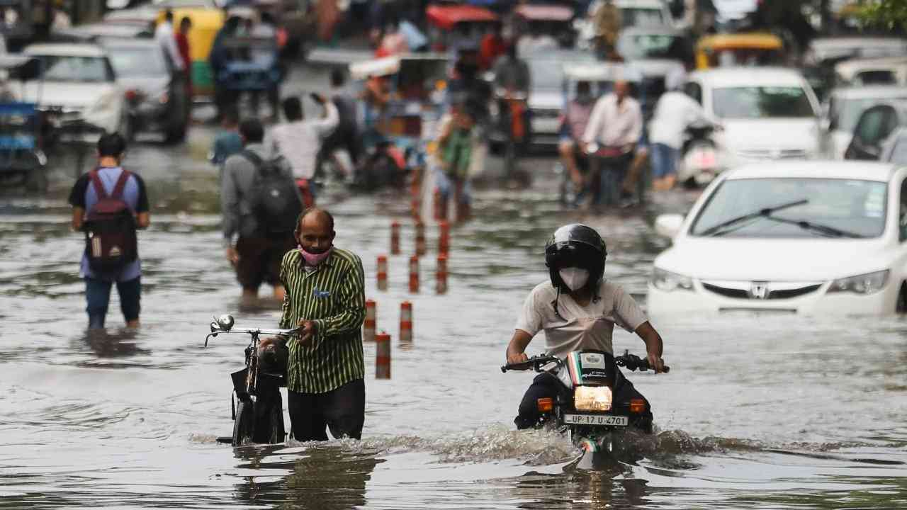 Heavy rains turn Delhi's roads, markets into flood zones