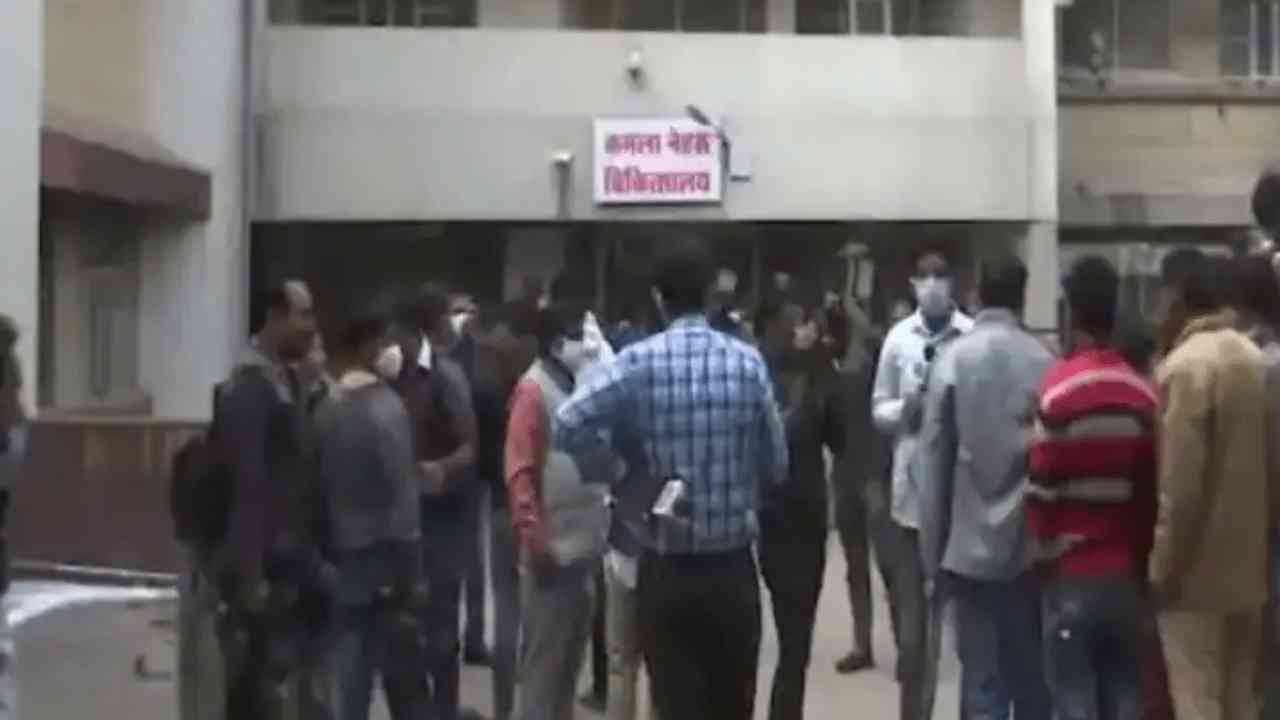 Panic after toxic gas leakage in Delhi's RK Puram, 5 admitted to hospital
