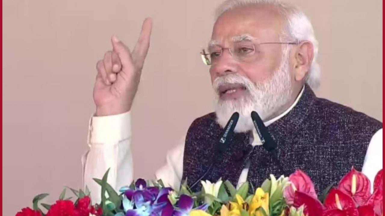 'Red caps' are red alert for UP, they want to form govt to set terrorists free: PM Modi