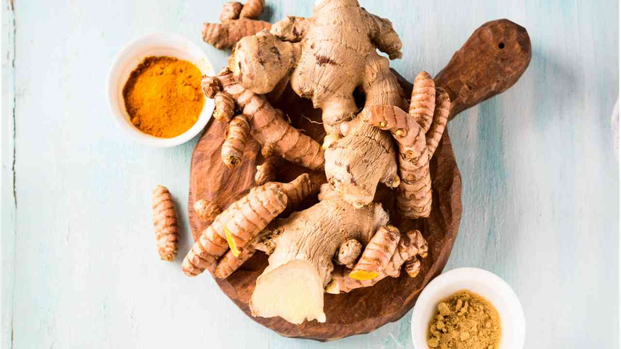 Health benefits of consuming ginger and turmeric in winters
