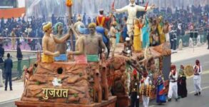 Gujarat depicts British massacre of tribals in R-Day tableau