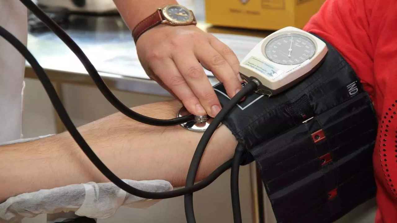 Manage increasing blood pressure and hypertension in winters