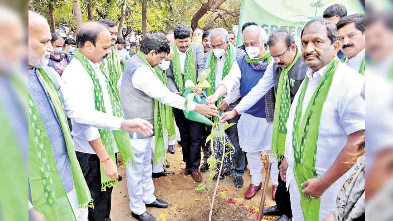 'Green India Challenge' launched in Delhi to plant 1 lakh sapling