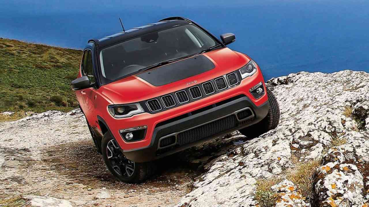 Jeep Compass Trailhawk launched at Rs 30.72 lakh