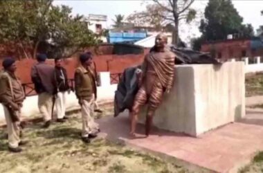 Bihar: Mahatama Gandhi's statue vandalised by miscreants in Motihari