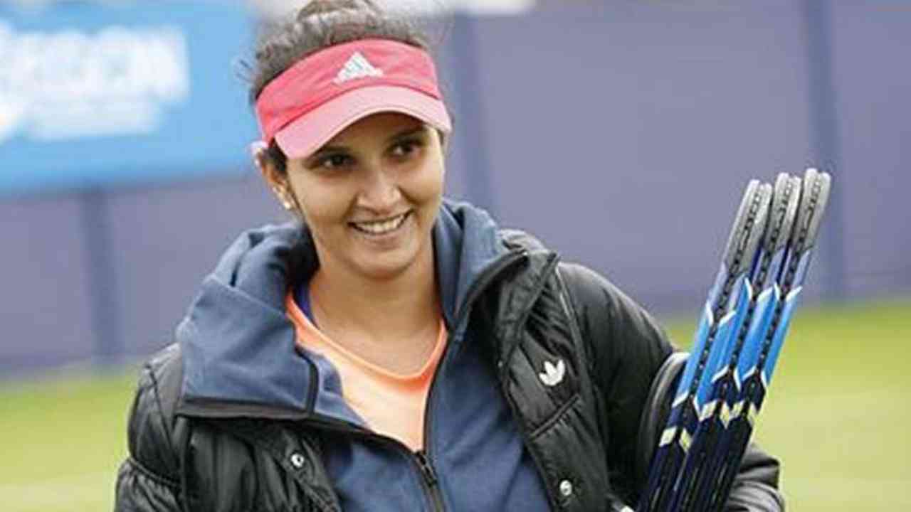 Dubai Tennis Championships: Sania Mirza, Lucie Hradecka advance into doubles QFs