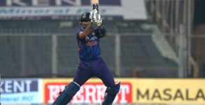 India score 184/5 in third T20 against West Indies