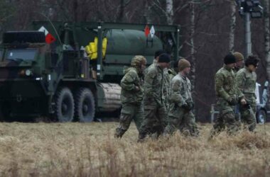 Ukrainian armed forces are fighting hard, says presidential adviser