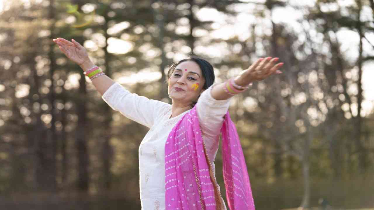 Anuradha Palakurthi Juju releases new Holi song 'Biraj Mein Jhoom'