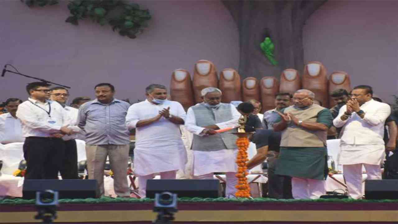 Nitish Kumar inaugurates 'Bihar Diwas' celebrations in Patna
