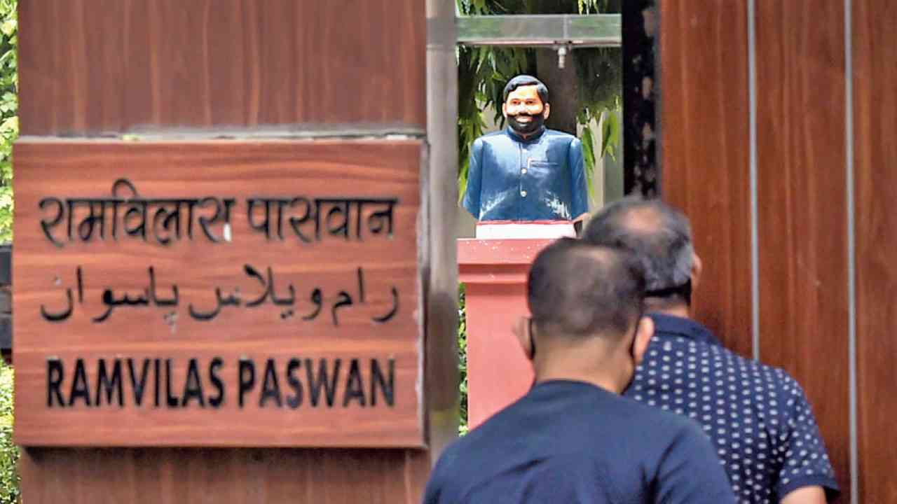 Delhi HC dismisses plea against eviction of Chirag Paswan from govt bungalow