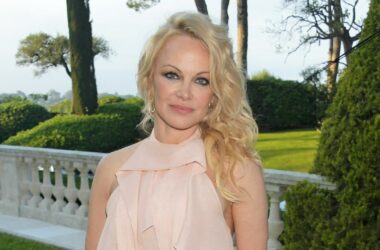 Hollywood star Pamela Anderson announces Netflix documentary