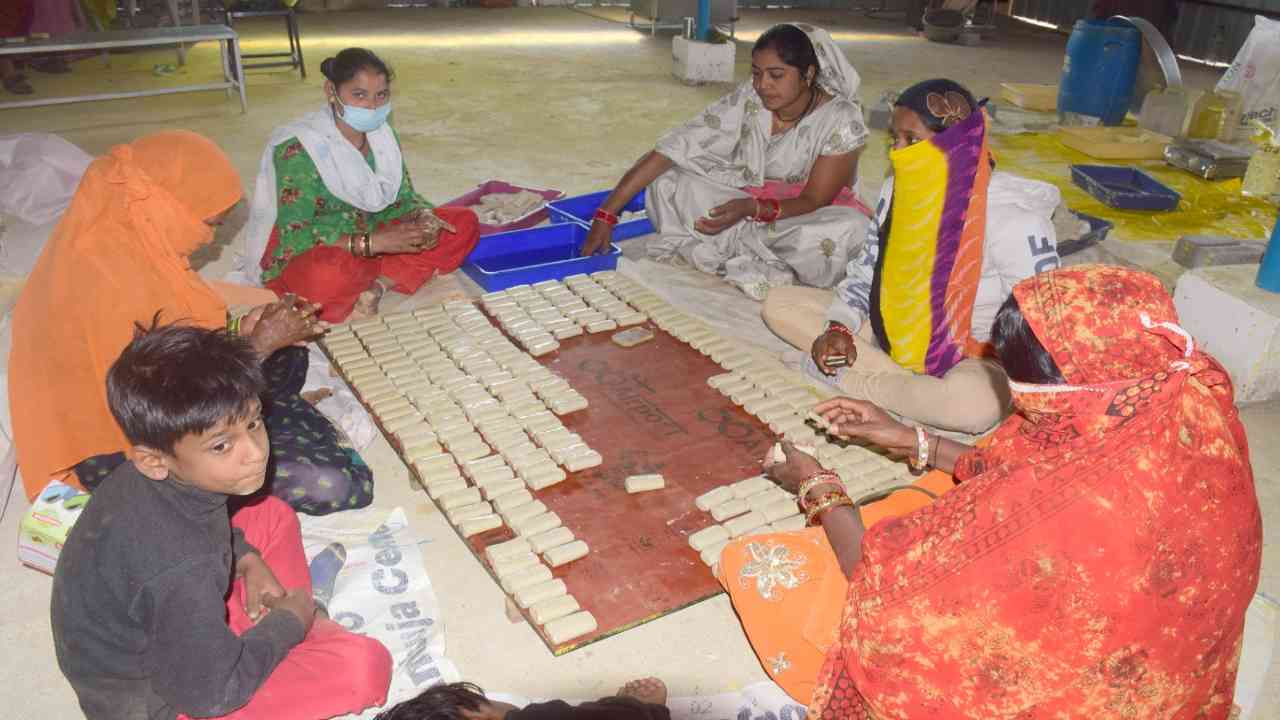 Women in Chhattisgarh's Rajnandgaon avail loans over 100 cr, launch businesses