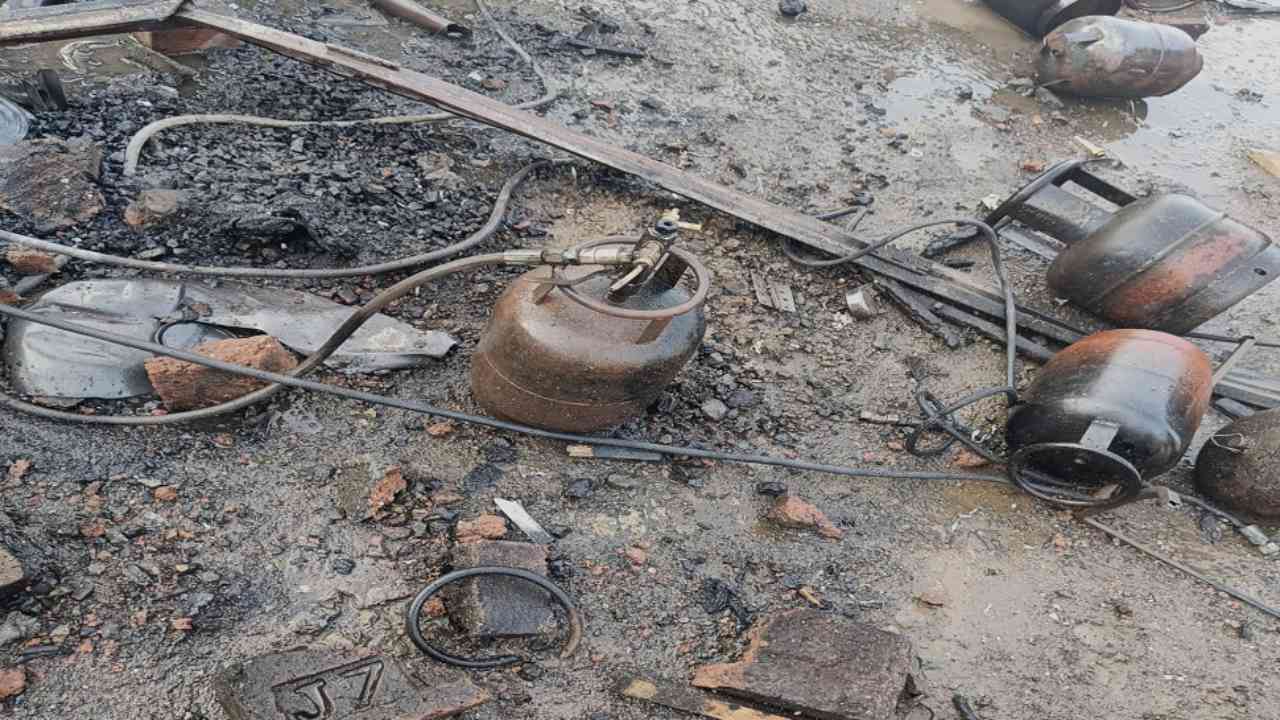 LPG cylinders explode in storage shed in Pune, 1 person receives minor injuries