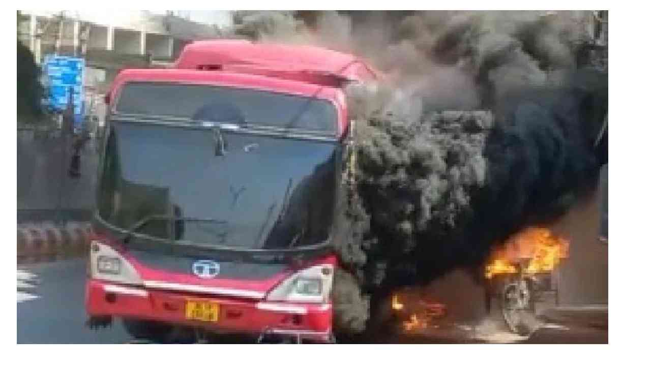 DTC bus catches fire in Delhi's Mahipalpur, no casualty
