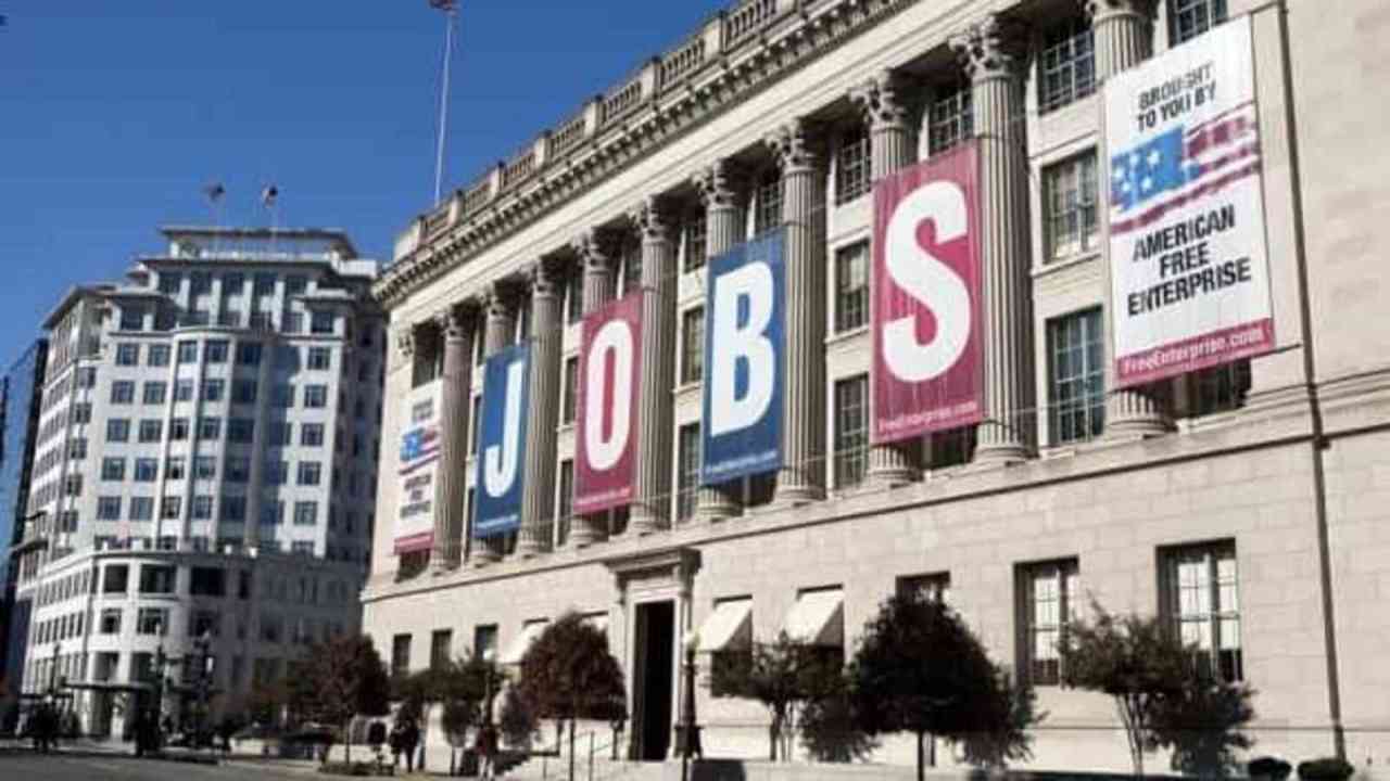 US weekly jobless claims fall to lowest level in 5 decades