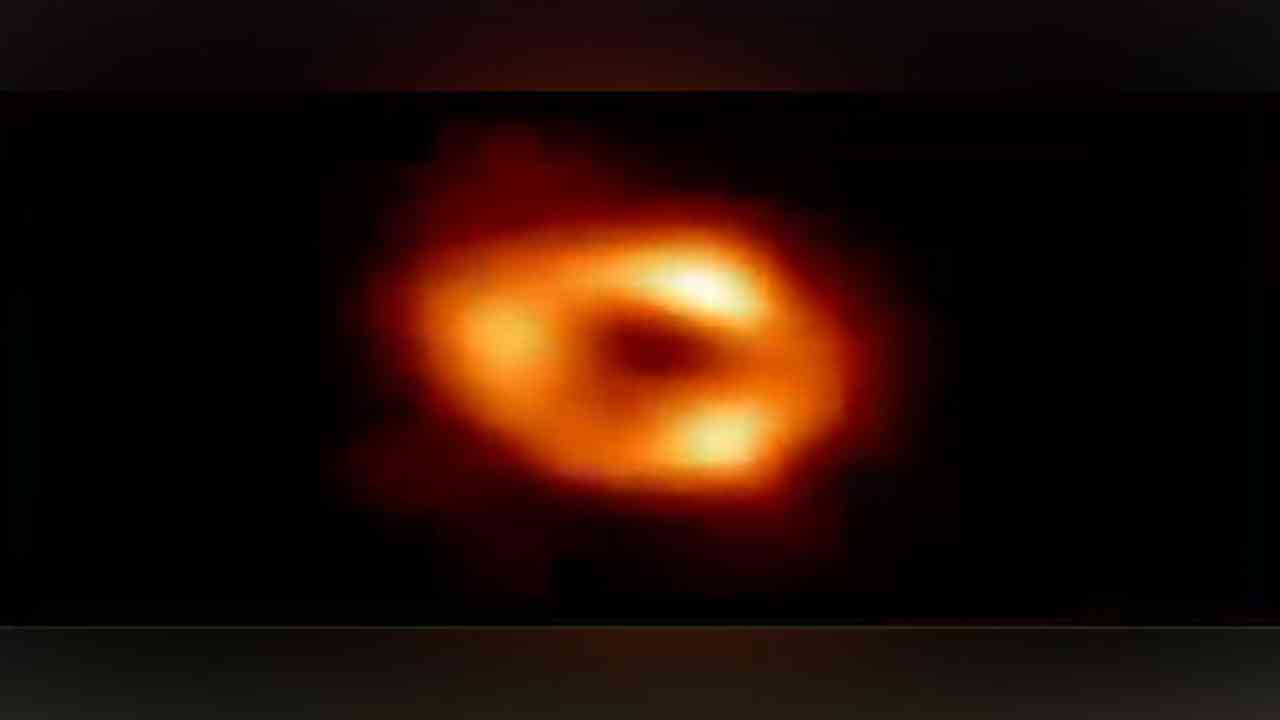 Astronomers capture image of black hole at center of the Milky Way