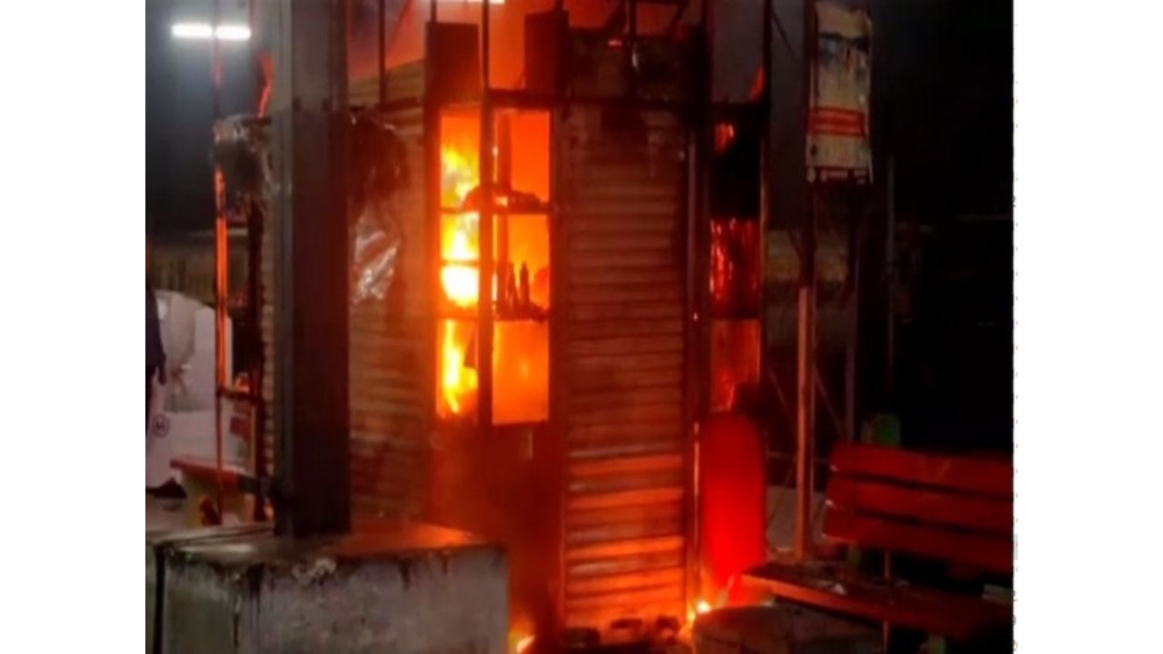 UP: Canteen at Moradabad Railway Station catches fire
