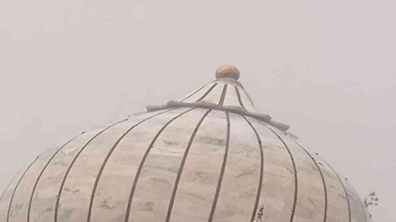 Jama Masjid finial damage: Shahi Imam writes to ASI for its repair