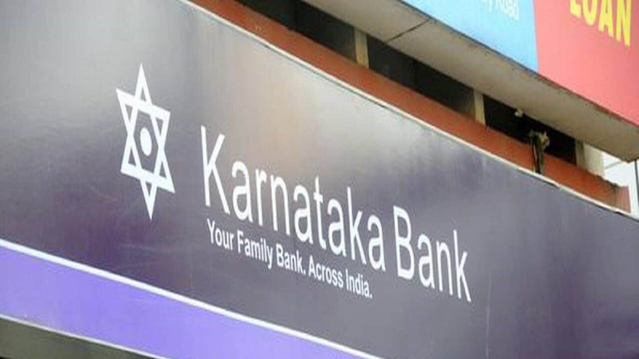 Karnataka Bank CEO gets FE pillar of BFSI industry award