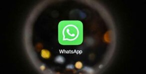 How to remove or change WhatsApp message reaction