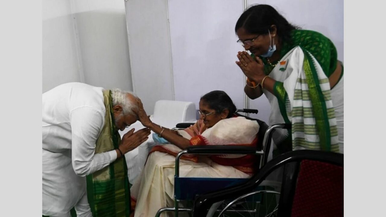 PM Modi meets family of freedom fighter Pasala Krishna Murthy in Andhra, seeks blessings
