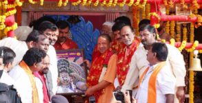 UP CM Yogi offers prayers at Bhagyalakshmi Temple in Hyderabad