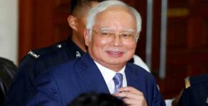 Malaysia top court rebuffs bid to delay ex-PM's final appeal