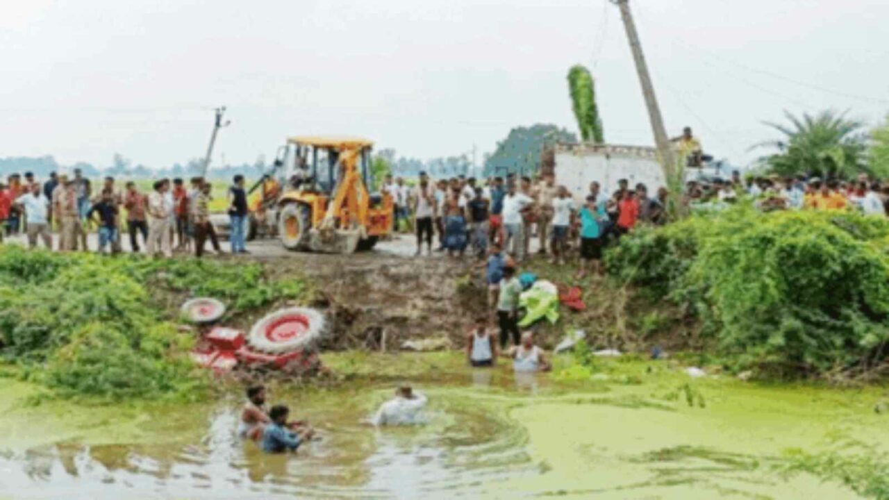 UP: 9 killed as tractor-trolley overturns, falls into pond; several injured