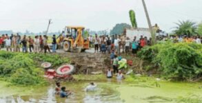 UP: 9 killed as tractor-trolley overturns, falls into pond; several injured