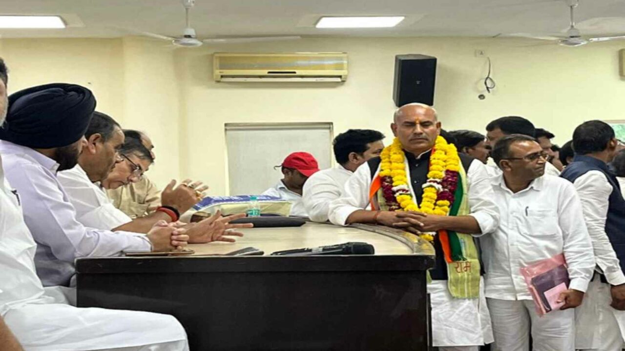 Former Jharkhand minister KN Tripathi files nomination for Congress presidential poll