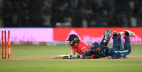 Pakistan level T20 series against England in a dramatic finish