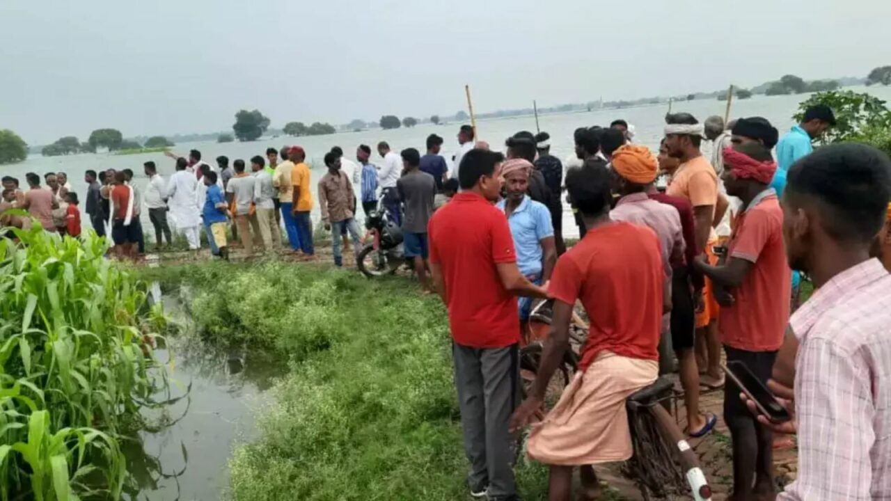 Ghazipur: Seven people including five children killed in boat mishap