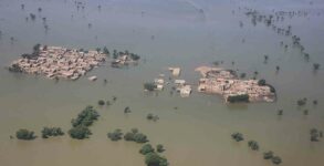 Flood losses likely to slash Pakistan's GDP to 3 per cent from 5 per cent