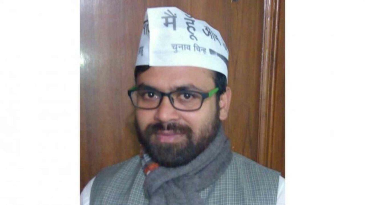 AAP MLA Akhilesh Pati Tripathi's brother-in-law held over bribe for poll ticket