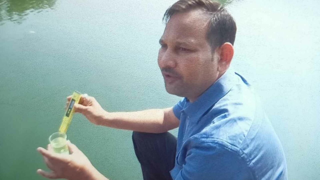 Chhattisgarh scientist invents 'Bacterial e-ball' that helps in cleaning drain, dirty pond water