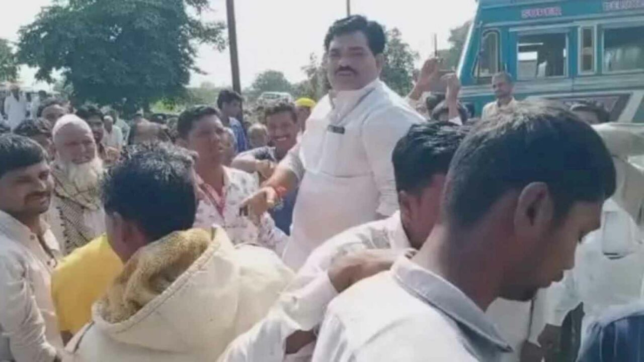 Congress MLA Manoj Chawla booked for looting fertilisers in MP