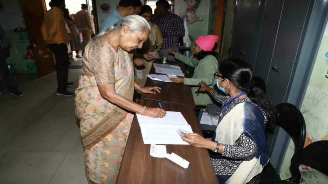 Gujarat Assembly Polls: Uttar Pradesh Governor Anandiben Patel votes in Ahmedabad
