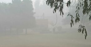 Foggy morning in Delhi, visibility drops to 400 metres