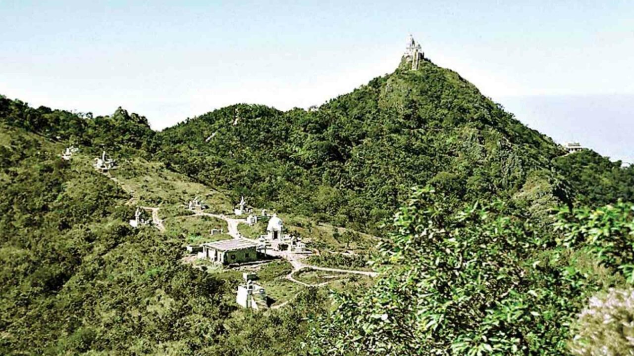 Jharkhand: Tribals to observe day's fast on Jan 30, demand freeing of Parasnath hills from Jains