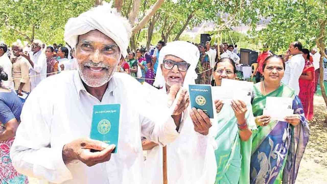 Telangana: Rs 296 crore handed to 1,690,000 farmers on day 8 of Rythu Bandhu