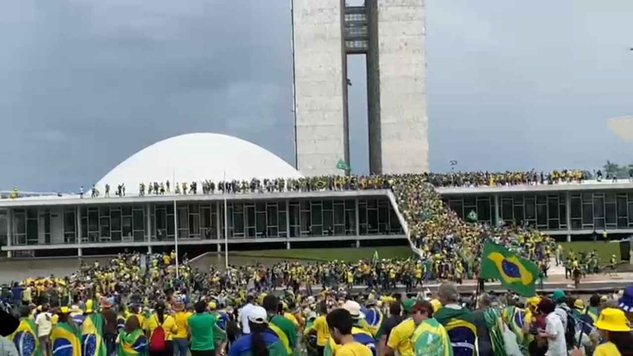 Jair Bolsonaro's Florida stay puts ball in Biden's court after Brasilia riots