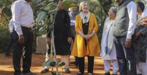 Hillary Clinton to meet salt pan workers on 2nd day of Gujarat visit