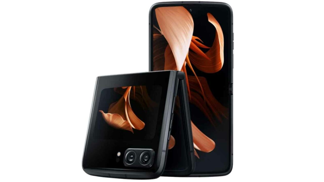 Motorola Razr 2023 Renders Reveal the Biggest Flip Phone Display to Date