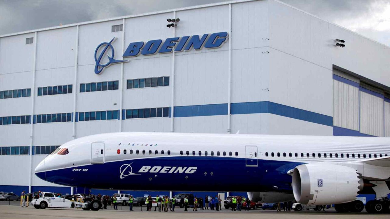 White House praises Saudi-Boeing 787 deal, says it will support US jobs