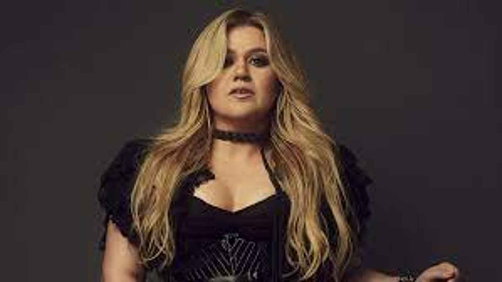 Kelly Clarkson Biography, Age, Birthday, Height, Family, Career, Net worth