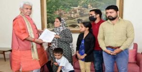 J-K: L-G Sinha hands over appointment letter to widow of Kashmiri Pandit killed in terror attack