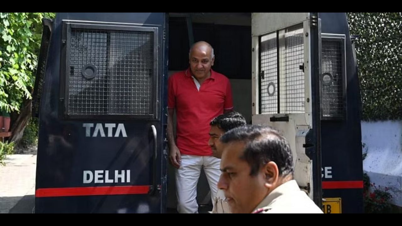 Sisodia reaches residence to meet ailing wife