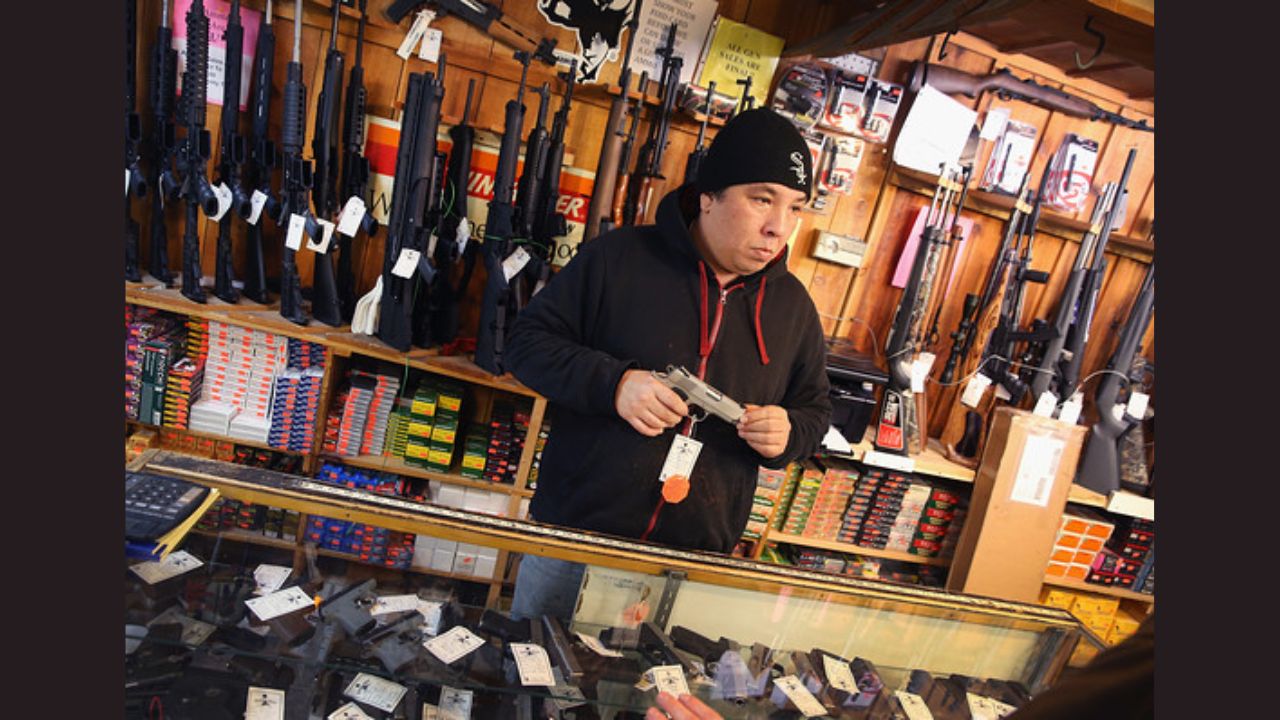 US Appeals Court Rules Against Ban on Gun Ownership